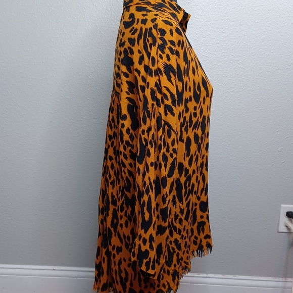 Umgee Leopard Print Collared V-Neck Boho Frayed Hem Sz L Tunic Top - Picture 14 of 15